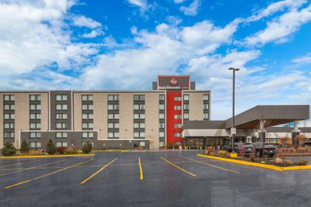 Best Western Plus North York & Suites - 21