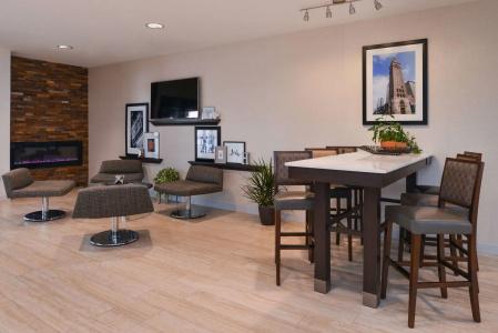 Hampton Inn & Suites Denver-Speer Boulevard - 9