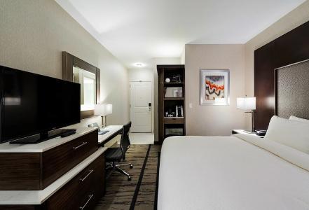 Fairfield Inn & Suites by Marriott Boston - 10