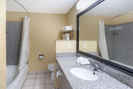 Quality Inn & Suites University Area - 36