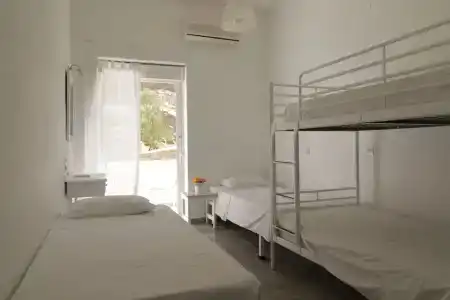 Armadoros / Ios Backpackers - 28