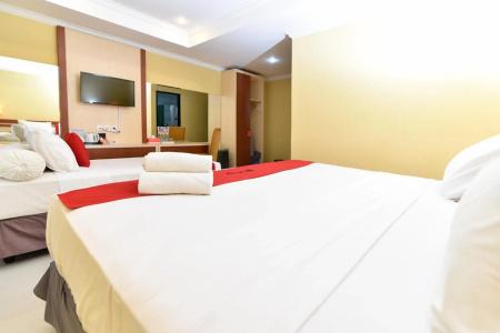 RedDoorz Plus near Mall Bali Galeria 2 - 3