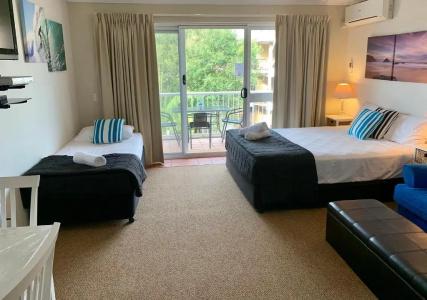 Outrigger Burleigh - 111