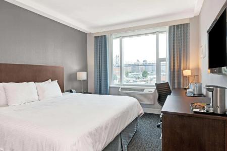 Wyndham Garden Long Island City - 2
