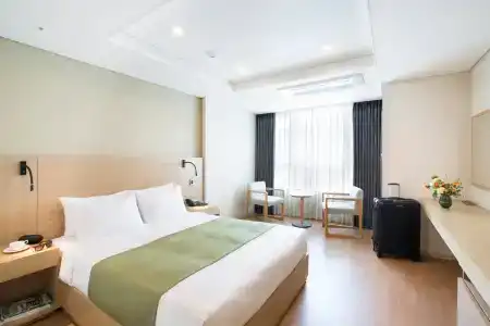 Crown Harbor Busan - 74