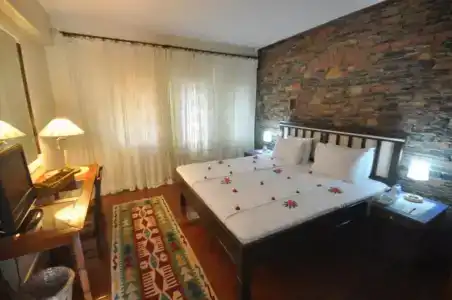 El Vino & Suites - 41