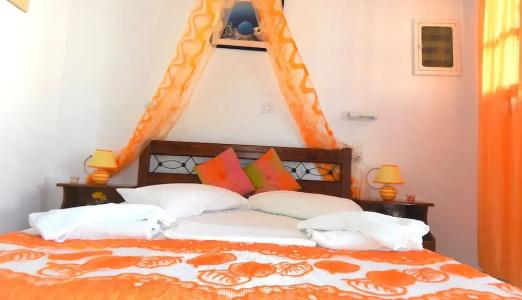 Evelina Pension! - 77