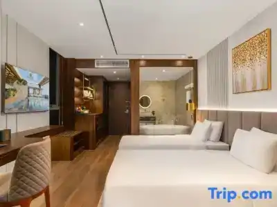 Le Hoang Beach Danang - 143