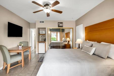 The Inn at Deep Canyon - 4