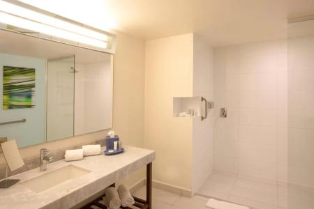 Courtyard by Marriott Queretaro - 8