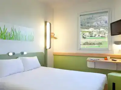 Ibis Oviedo - 4