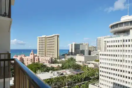 Waikiki Beachcomber by Outrigger - 95