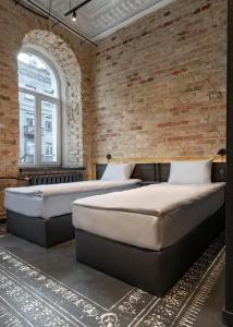 Globe Runner Hostel - 70