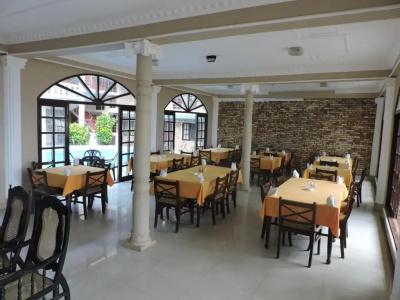Oasis Beach Resort - 16