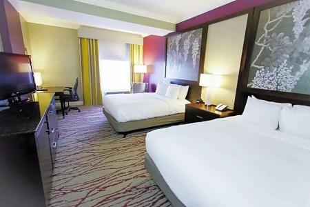 DoubleTree by Hilton Historic Savannah - 79