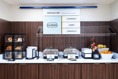 Fairfield Inn West - 12