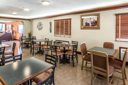 Quality Inn & Suites North - 11