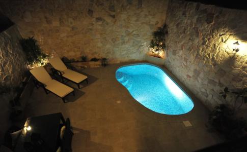 The Stonehouse - 17