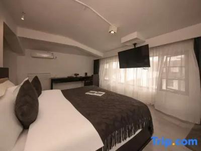 Pure Comfort Inn - 67