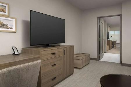 Doubletree by Hilton Hamilton Place - 82