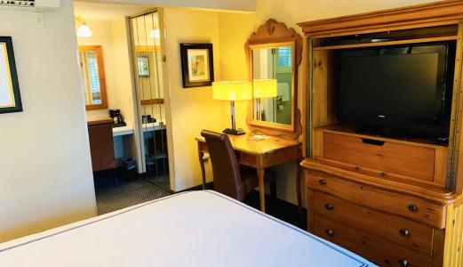 Franciscan Inn & Suites - 2