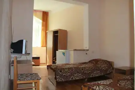 Ялтинский городской пансионат (санаторий Куйбышева) - 10