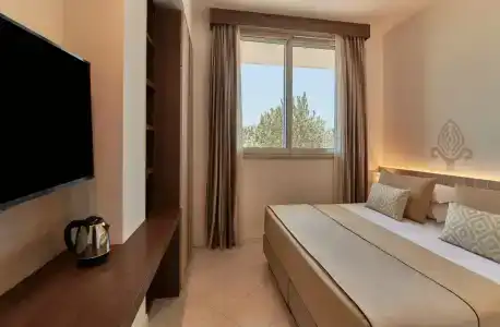 GranSerena - 4
