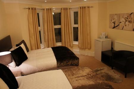 Sapphire London - 1