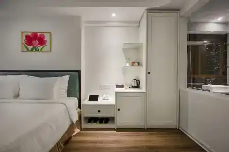 Adaline and Suite - 64