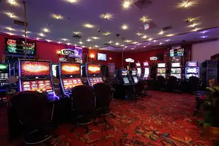 & Casino Cherno More - 11