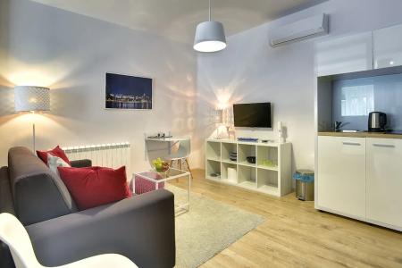 d&a Center  With Free Parking - 53