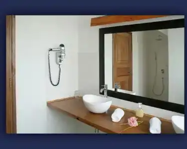 L'Hirondelle Self Catering Guest House - 29