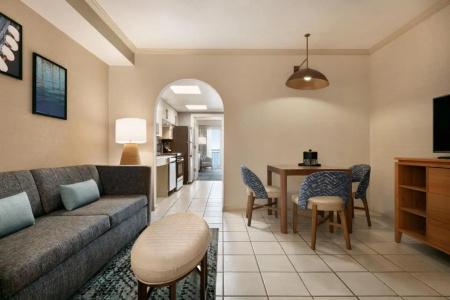 Holiday Inn & Suites, An Ihg - 174