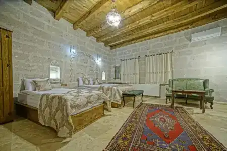 Risus Cave Suites - 34