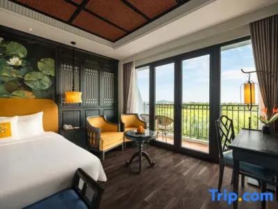 Shining Riverside & Spa - 108
