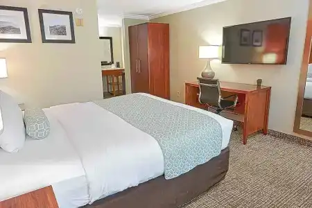 Comfort Inn Near Old Town Pasadena In Eagle Rock Ca - 11