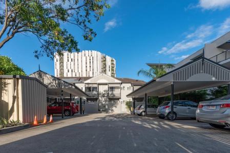Benson Court - 14