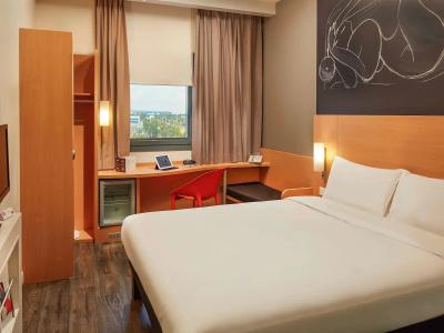 ibis Airport - 3