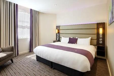 Premier Inn - Prestwich - 25