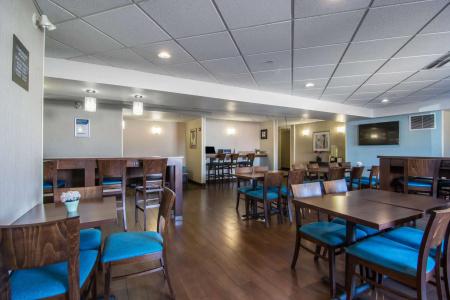 Comfort Inn & Suites Airport South - 21