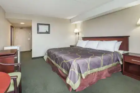 Super 8 by Wyndham - 6