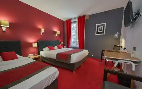 Logis hôTel Du ThéâTre - 65