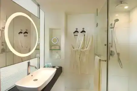 DoubleTree by Hilton Beijing - 8