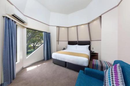 Holiday Inn Airport - 127