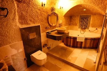 Traveller's Cave - 128
