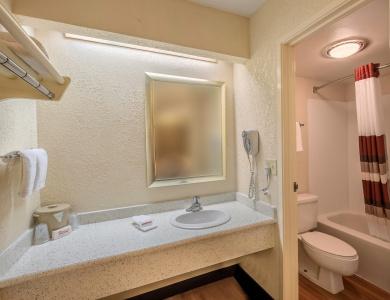 Red Roof Inn Indianapolis South - 18