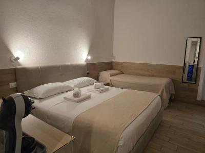 Ideal Boutique - 31