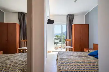 Carlton Riviera - 4