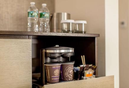 DoubleTree by Hilton & Suites - 29