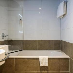 Mercure Carcassonne Porte De La Cité - 48